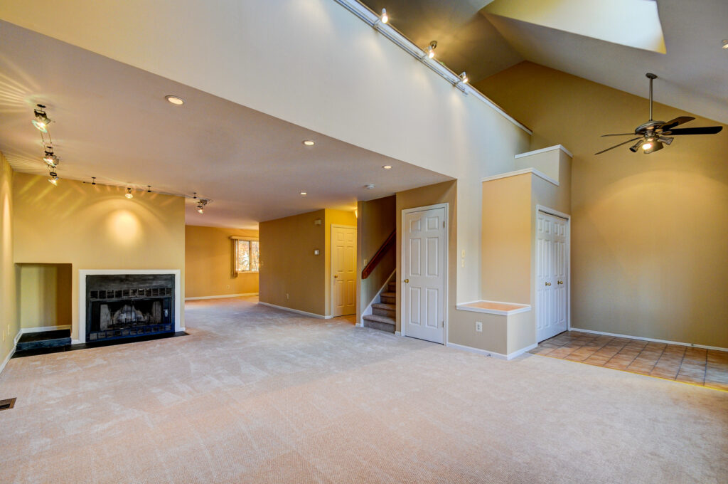 Living Room - 2 Exeter Court - 2014